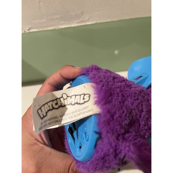 🏝️ Hatchimals Draggle Purple Dragon Interactive Plush Toy Spin Master - Picture 7 of 7